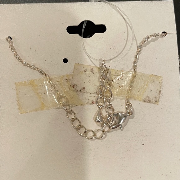 New Emerald Floral Necklace - Picture 3 of 3